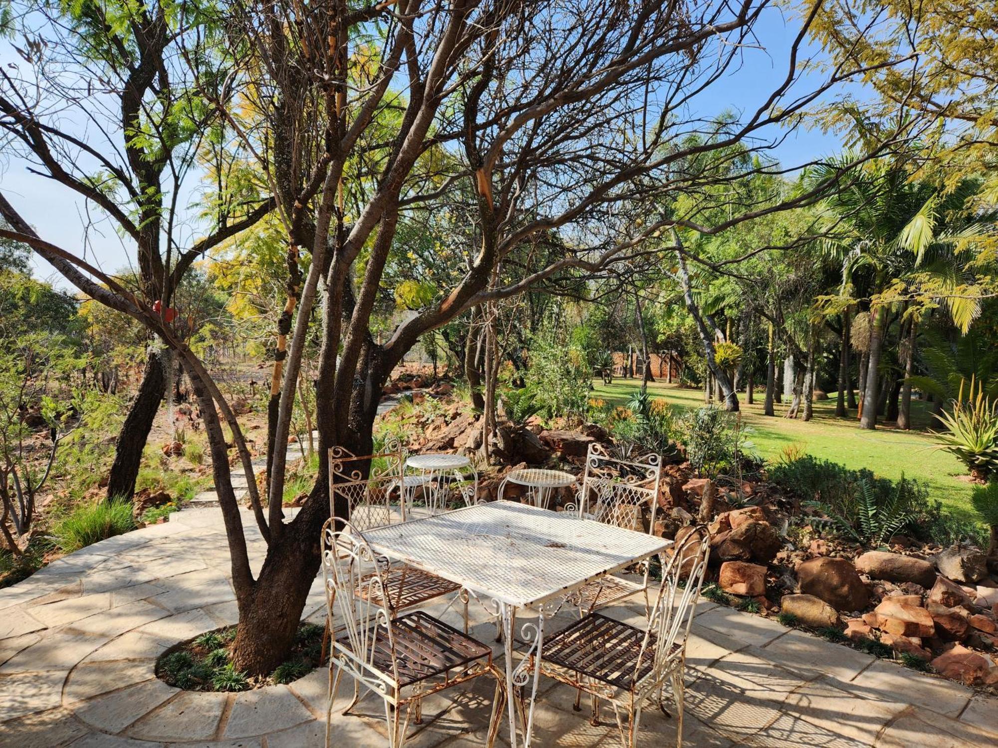 Suikerbosrant Sleep And Go Bed & Breakfast พริทอเรีย ภายนอก รูปภาพ