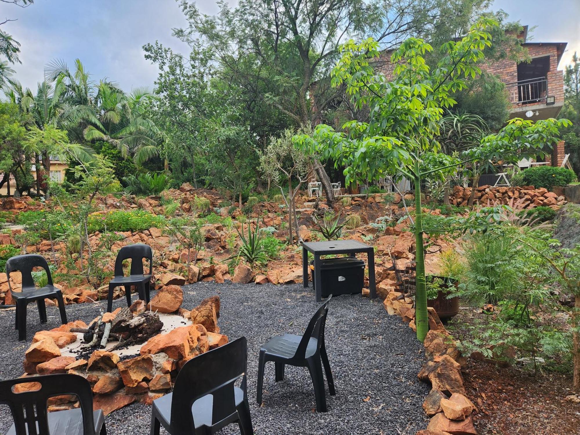 Suikerbosrant Sleep And Go Bed & Breakfast พริทอเรีย ภายนอก รูปภาพ